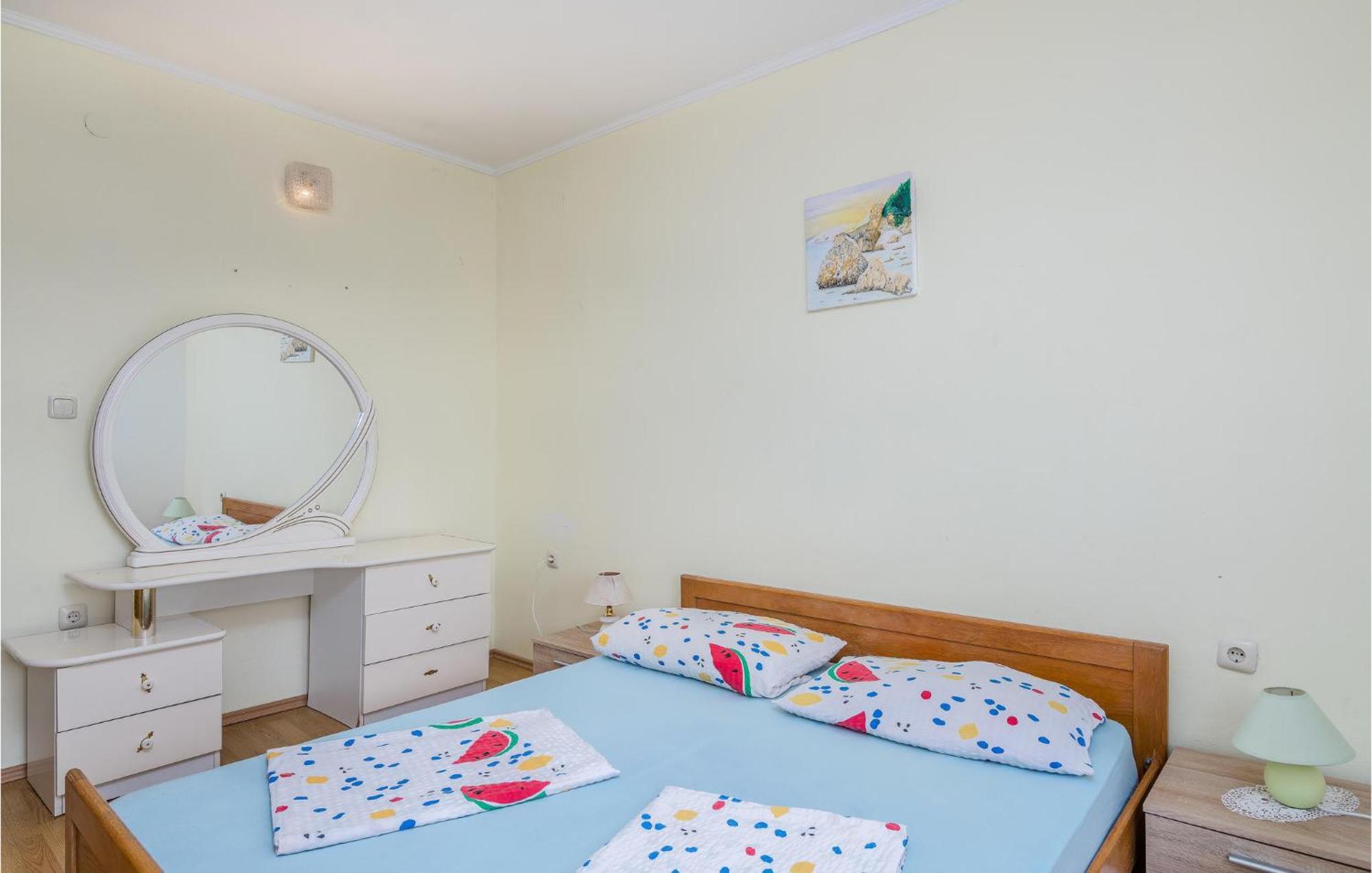 Awesome Apartment In Stara Baska 1 With Kitchen Dış mekan fotoğraf