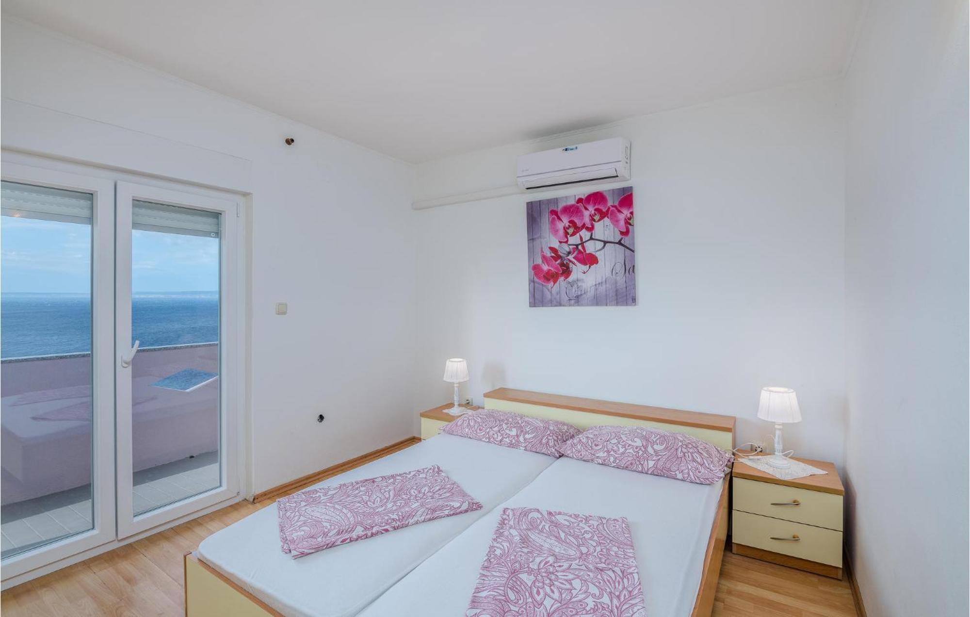 Awesome Apartment In Stara Baska 1 With Kitchen Dış mekan fotoğraf